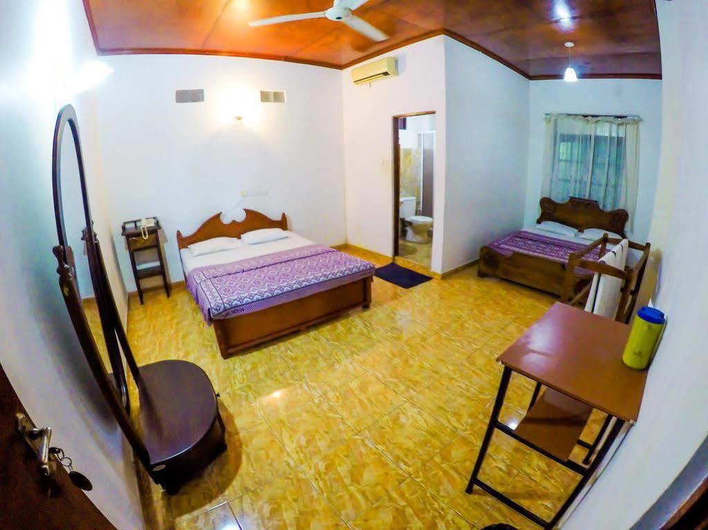 Hotel Sunrich, Kandy Hedeniya Екстериор снимка